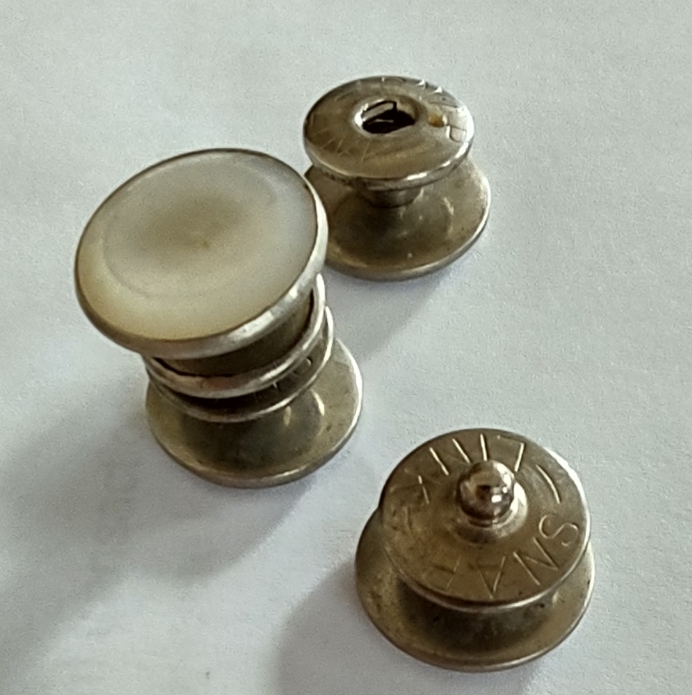 Vintage Mother Of Pearl Snap Cufflinks - image 4